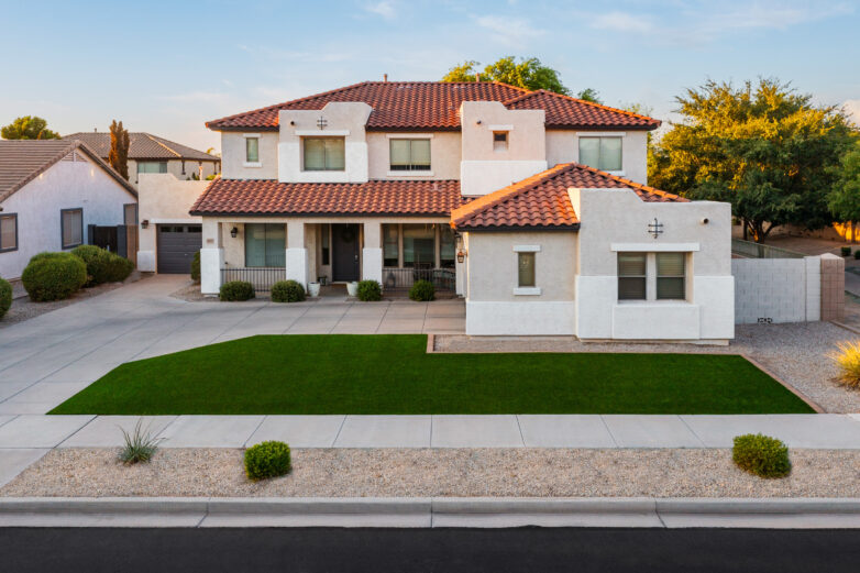 How To Choose the Best Artificial Turf for Arizona Homes